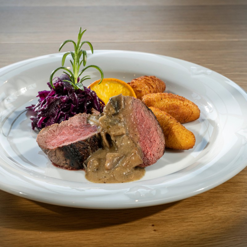 Fleischgericht im Restaurant Kleefeld