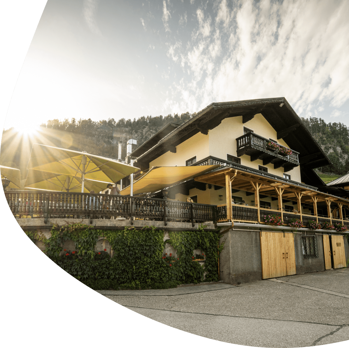 Geräumige Sonnenterrasse im Hotel Kleefeld