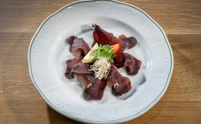 Wildspezialität im Restaurant in Strobl am Wolfgangsee, Österreich