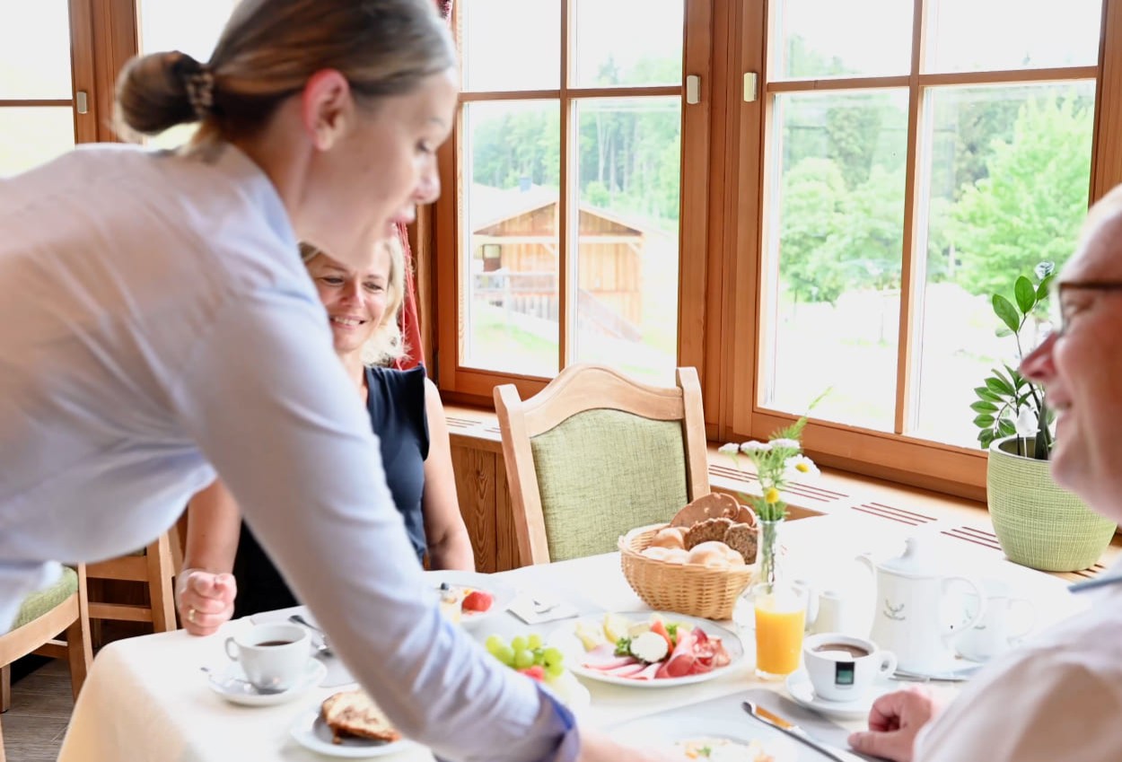 Herrlich frühstücken im Hotel Kleefeld © Lorenz Masser Photography