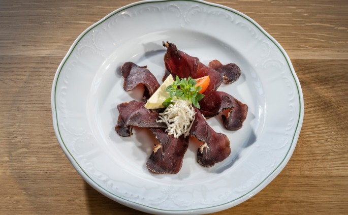 Wildfleisch aus eigener Zucht © Lorenz Masser Fotografie